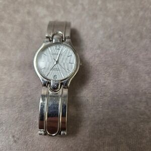 Geneva Womens Silver Tone Watch Japan Quartz Movement Stainless Steel Back